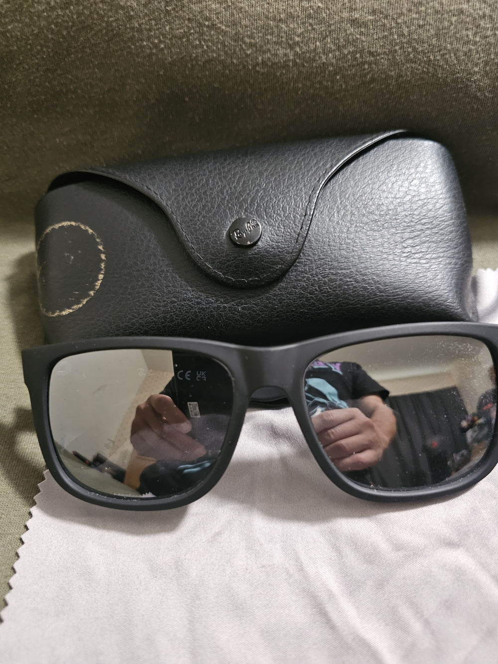 Ray-Ban Matte Black Sunglasses with Dark Lenses